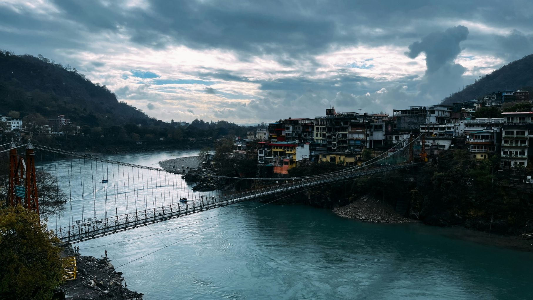 River Mornings. Forest Air. Slow Days by the Ganga.